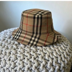 Burberry hat